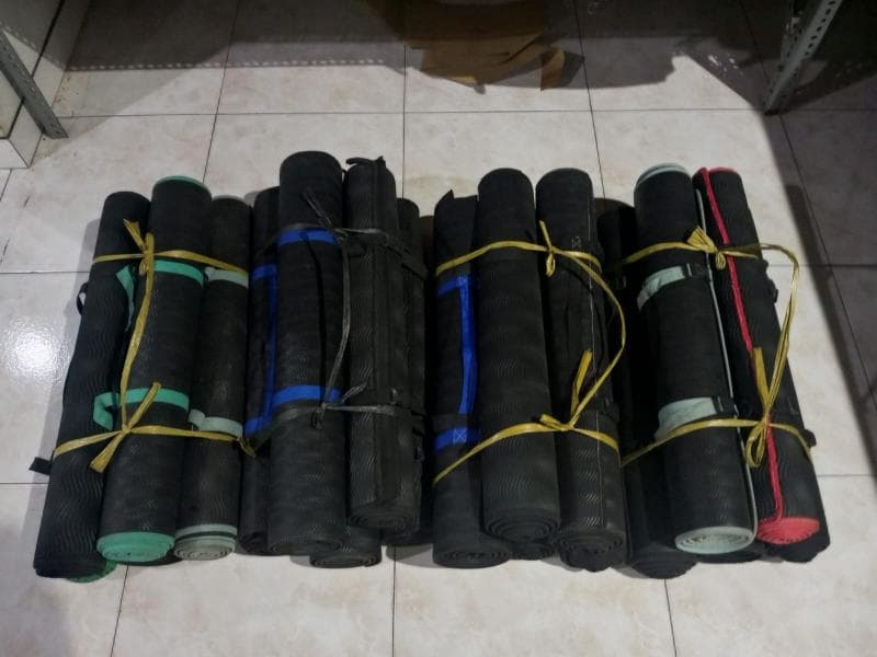 Matras yang disewakan Ady Kurniawan dibanderol dengan harga Rp4.000 per hari. (Dok Ady Kurniawan)