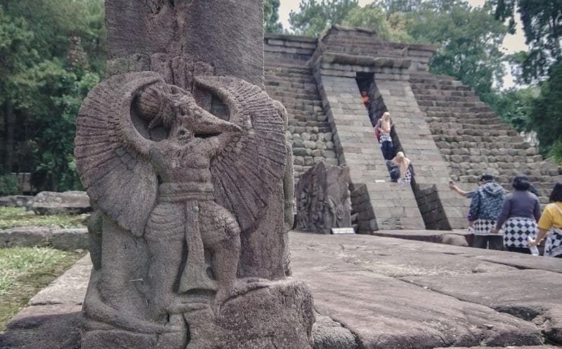 Patung Garudeya yang ada di kawasan Candi Sukuh, Karangayar, Jawa Tengah. (Ardiannugroho)