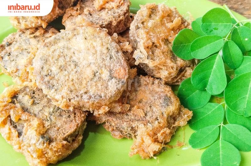 Setelah digoreng dengan balutan telur, rolade daun kelor pun siap disantap.&nbsp;(Inibaru.id/ Sekarwati)&nbsp;