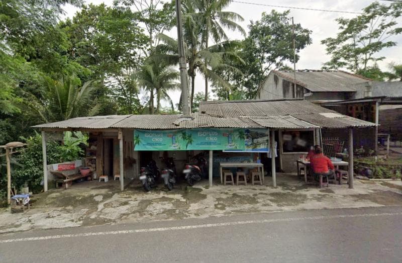 Warung Rica-rica Pak Bagong yang masih sederhana. (Google Street View)