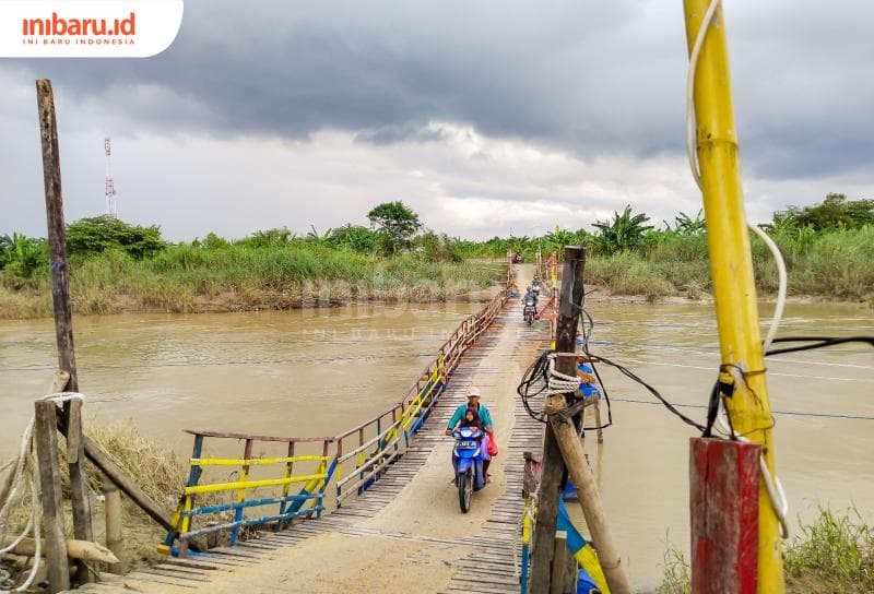 Jembatan Setro Waru menjadi bagian penting dari jalur alternatif penghubung Demak-Kudus. (Inibaru.id/ Sekarwati)